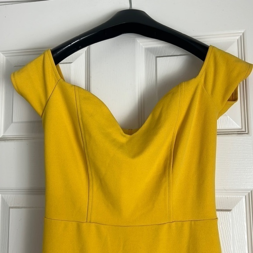 Off Shoulderโ Ruffle Midi Dress - Picture 5 of 6